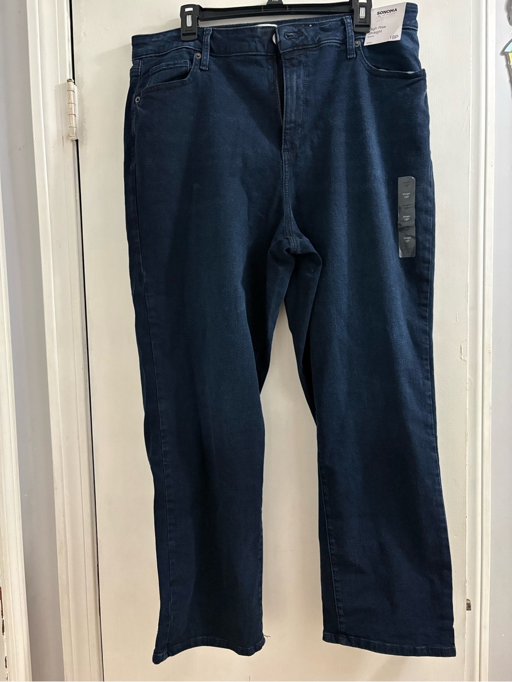 Petite Sonoma Goods For Life® High Rise
Straight Jeans